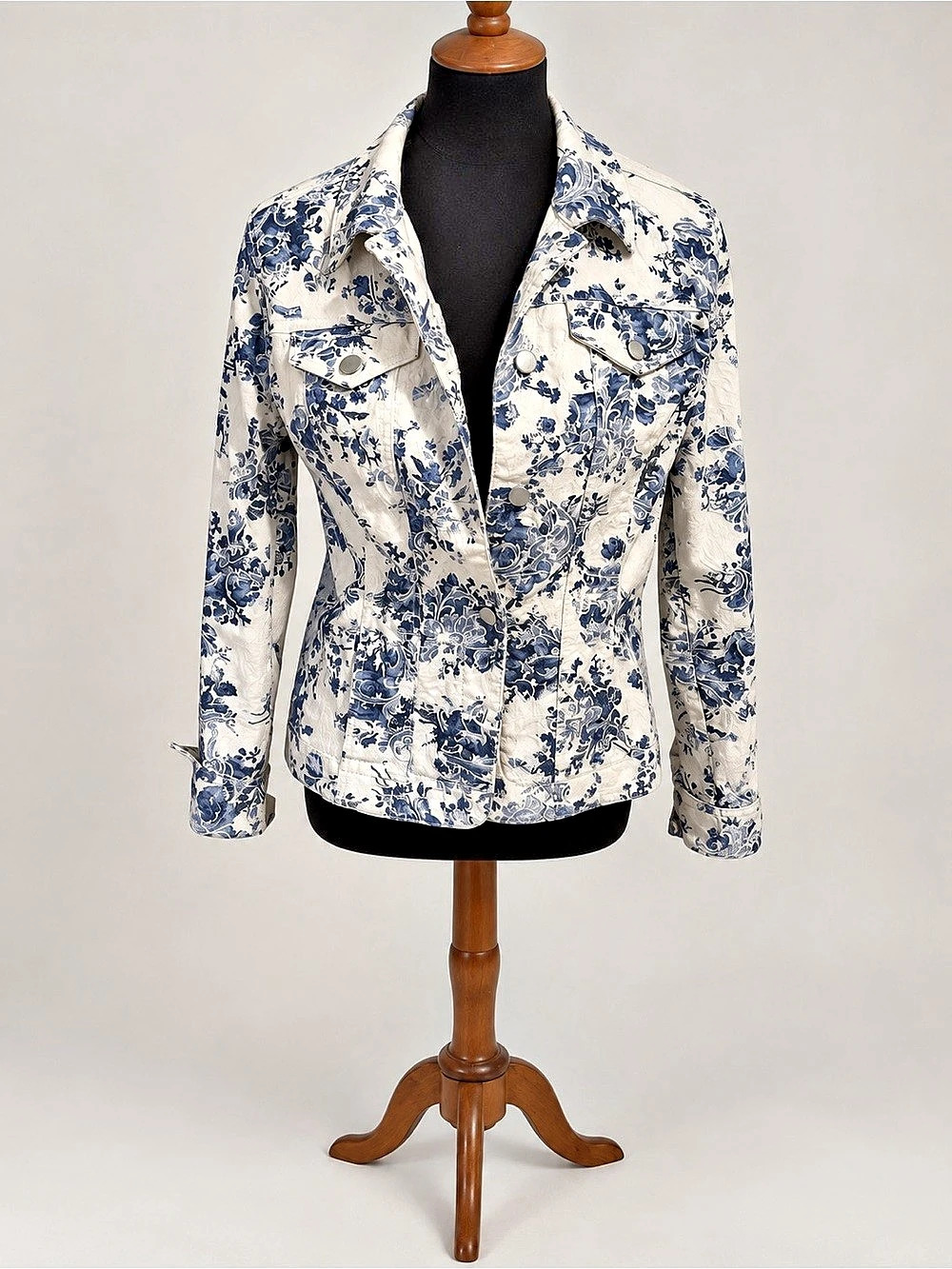 Blue & White Floral Stretch Jacket — Estimated Medium